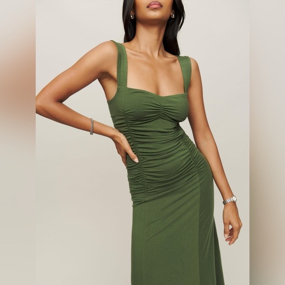 Reformation Dresses & Skirts - Reformation Suvi Shirred Knit Midi Dress